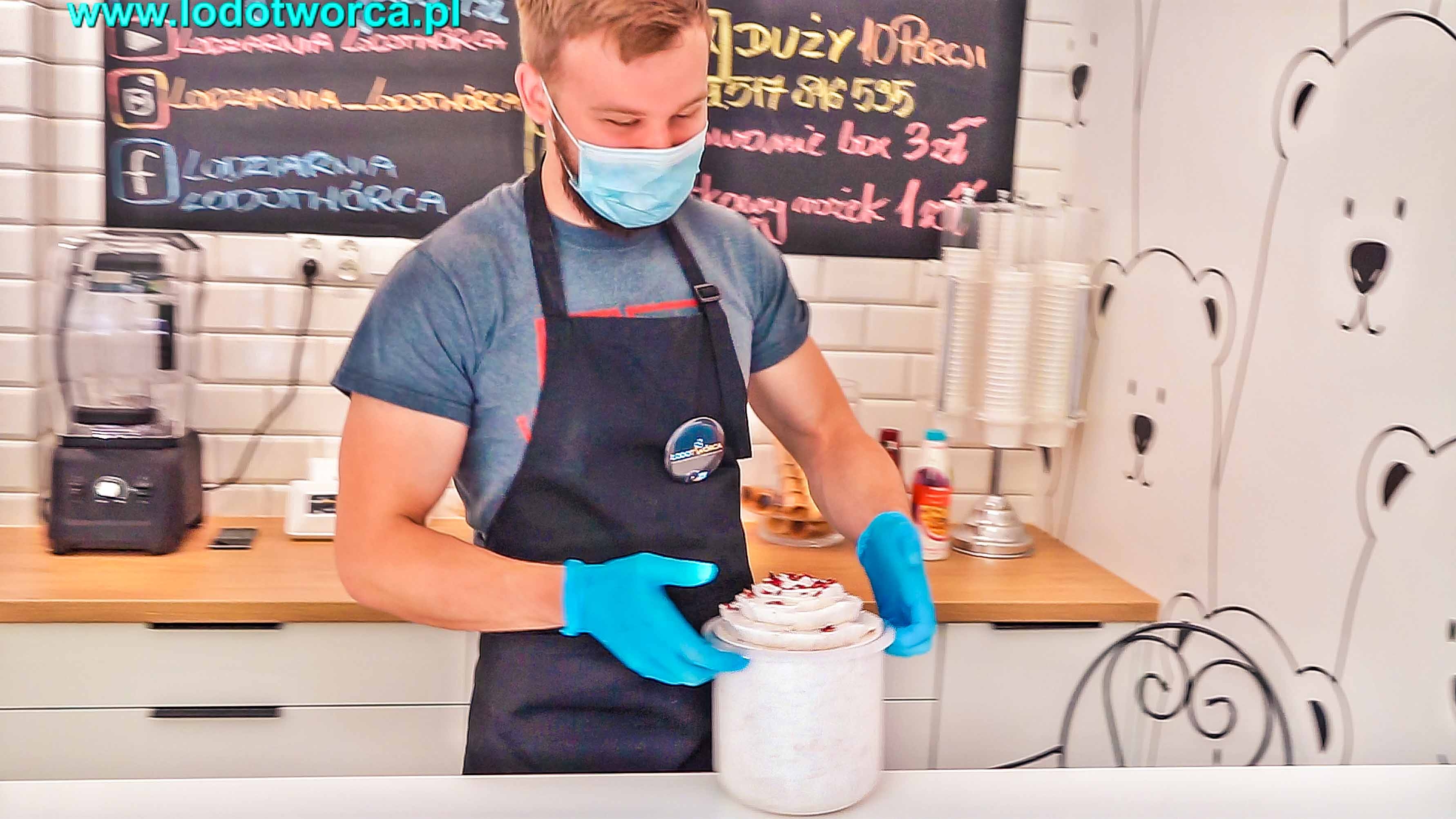 Lody Rzeszów lodziarnia Podkarpacie sorbety milk shake lody włoskie desery lodowe jogurteria gofry flurry lód lodziarnie smoothies shakes świderki granita lemoniada gelato rurki z kremem sandaes.jpg