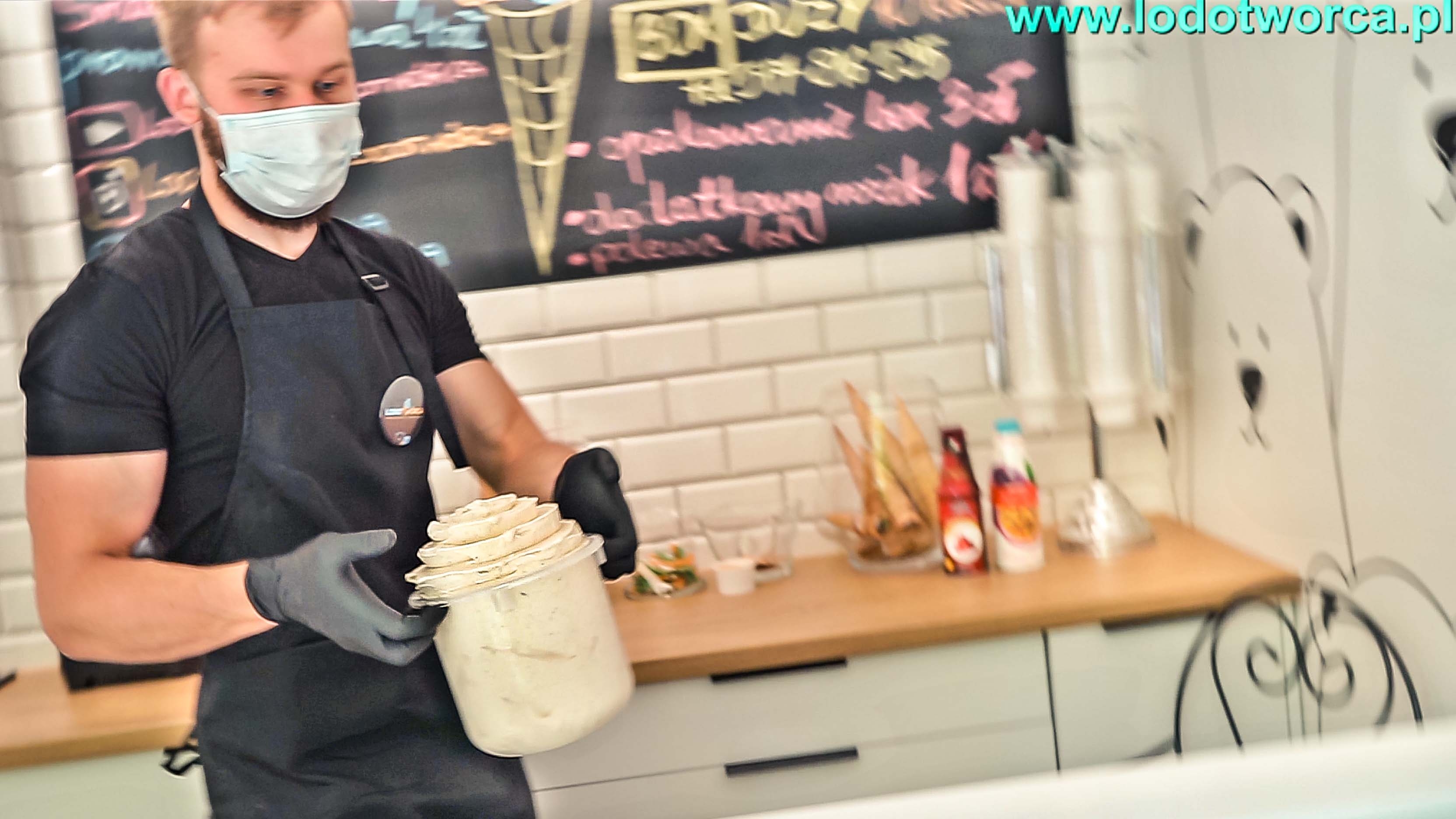 Lody Rzeszów lodziarnia Podkarpacie sorbety milk shake lody włoskie desery lodowe jogurteria gofry flurry lód lodziarnie smoothies shakes świderki granita lemoniada gelato fit rurki z kremem sandaes.jpg
